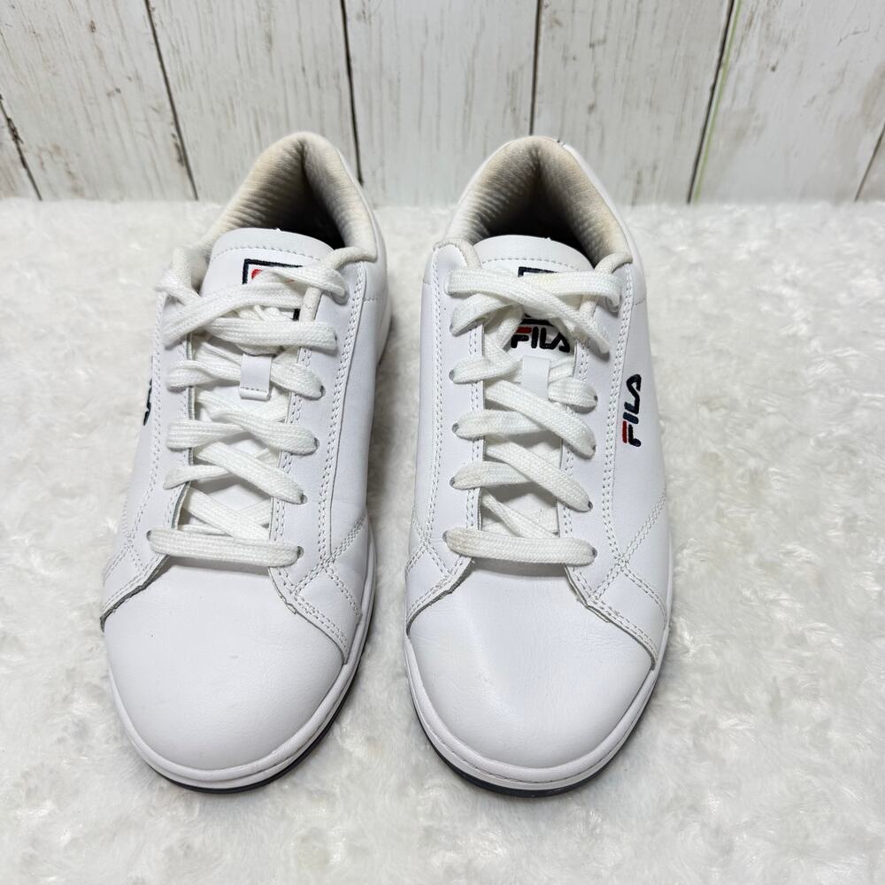 FILA Women’s White Casual Sneakers Shoes Size 7.5 Classic Lace Up Leather Look